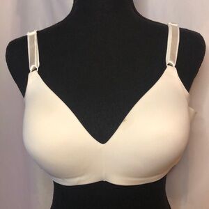 WARNERS White bra. Softly padded no underwire. Size 38 B.